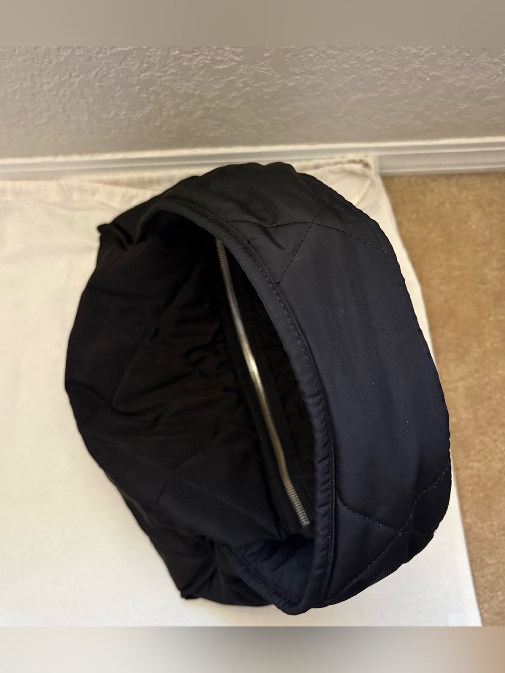 COS Shoulder Bag Black - Picture 4 of 9